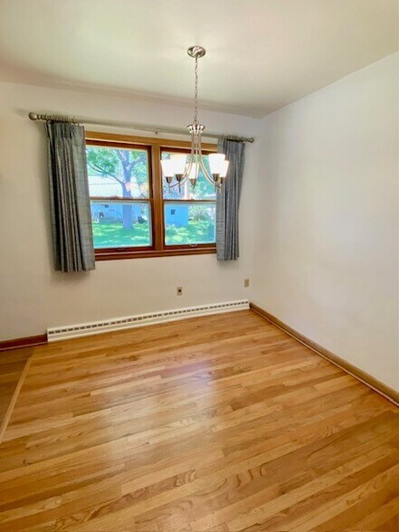 Dining - 310 Eugenia Ave