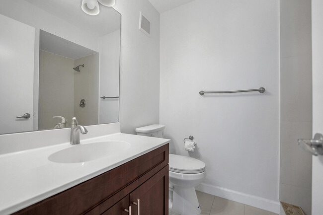 Building Photo - 4550 SW 68th Ct