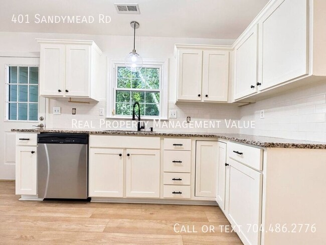 Building Photo - 401 Sandymead Rd