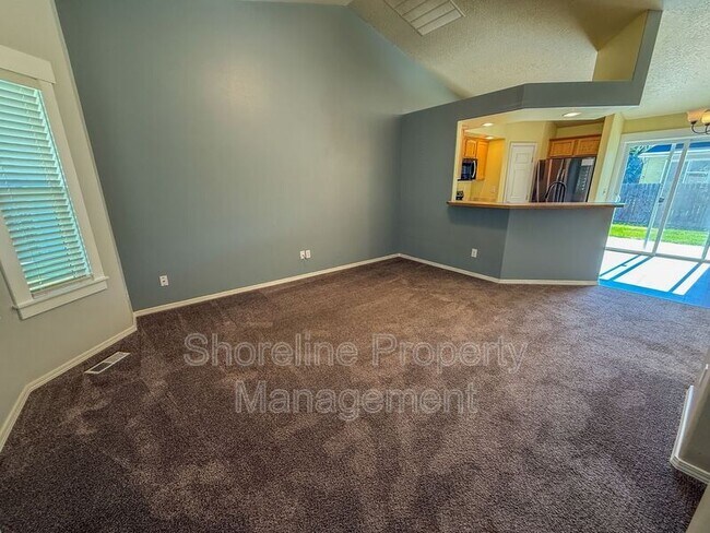 Building Photo - 3420 N Oakstone Ave