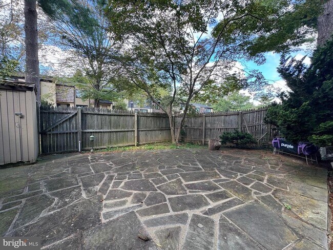 Building Photo - 10676 Muirfield Dr
