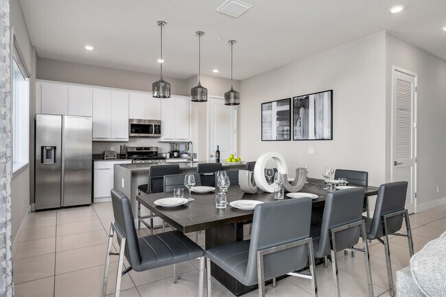 Building Photo - 7770 Sandy Ridge Dr