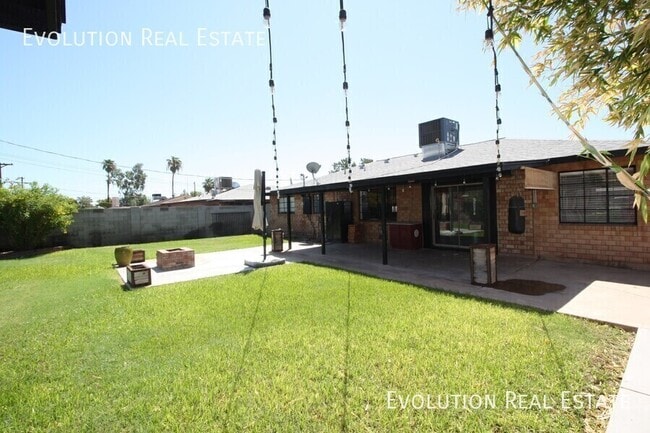 Building Photo - 7448 E Coronado Rd