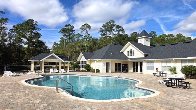 Building Photo - FOR RENT, 2 bedroom 2.5 bathroom townhouse