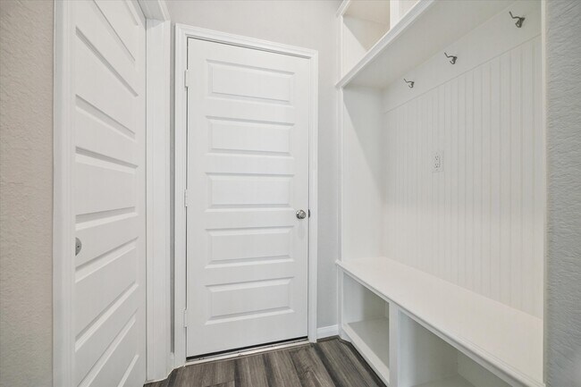 Building Photo - 1514 Lakeline Oak Dr