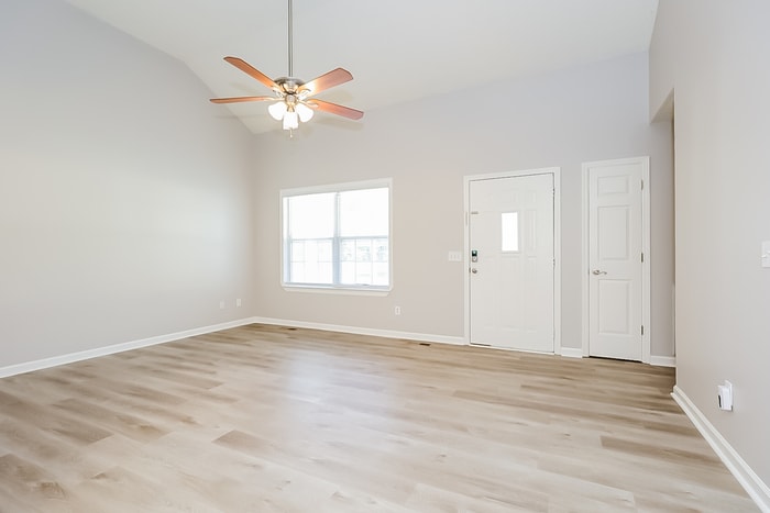 Building Photo - 1031 Heydel Cir