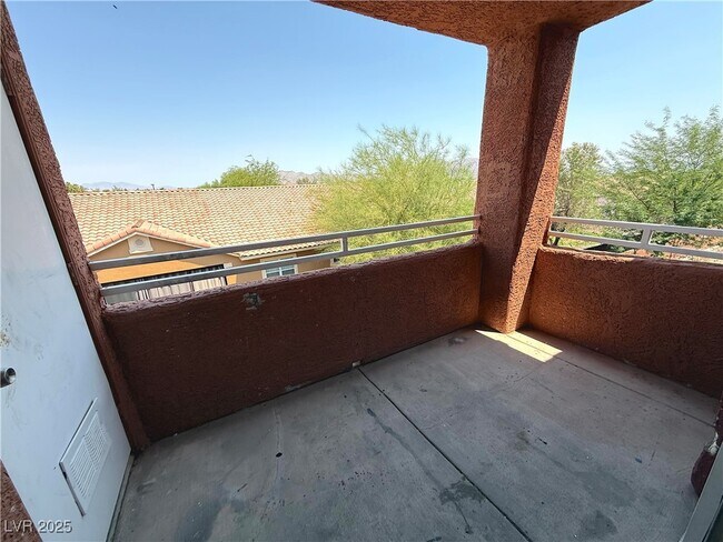Building Photo - 4730 E Craig Rd