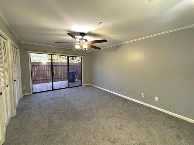 Building Photo - Lake View with Easy Access to I220