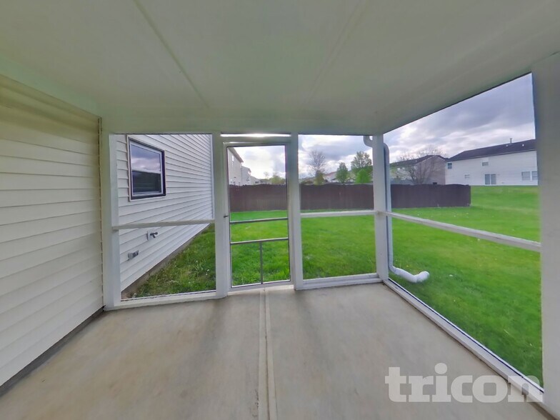 Building Photo - 10823 Green Meadow Pl