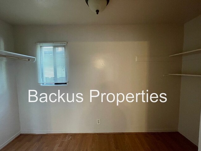 Building Photo - 249 Geil St