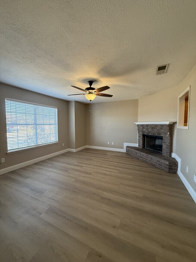 Building Photo - 2523 110th St