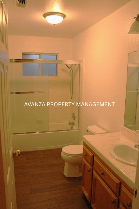 Building Photo - 1 Yr Lease