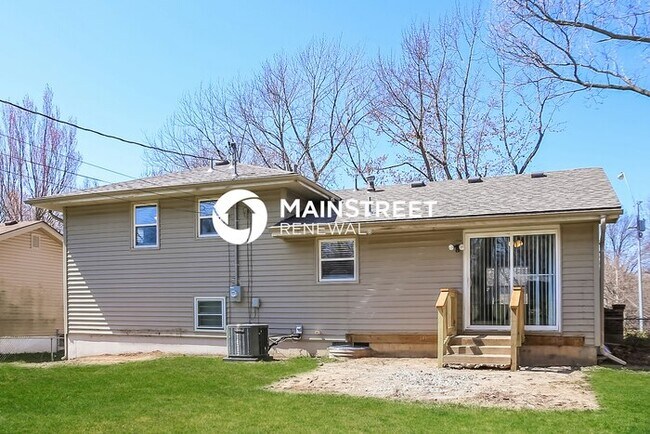 Building Photo - 3 Bedroom Pet-Friendly Home in KANSAS CITY, MO with Main Street Renewal