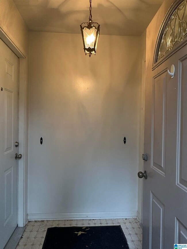 Building Photo - 3208 Westbrook Dr