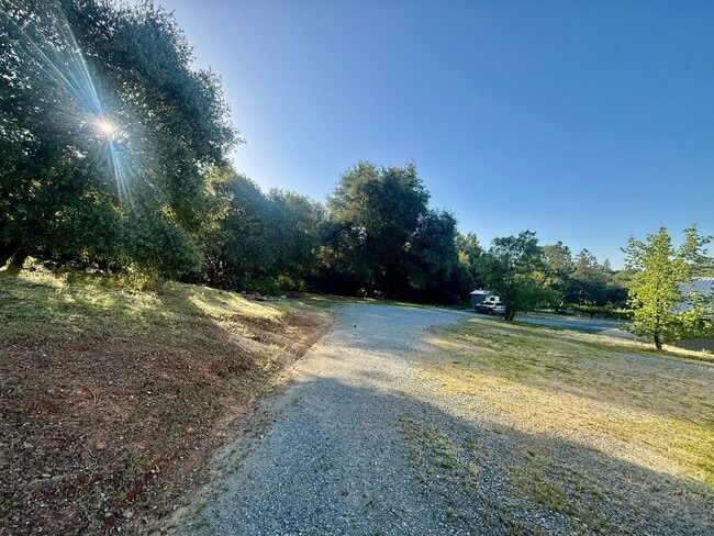 Building Photo - 16083 Indian Springs Ranch Rd