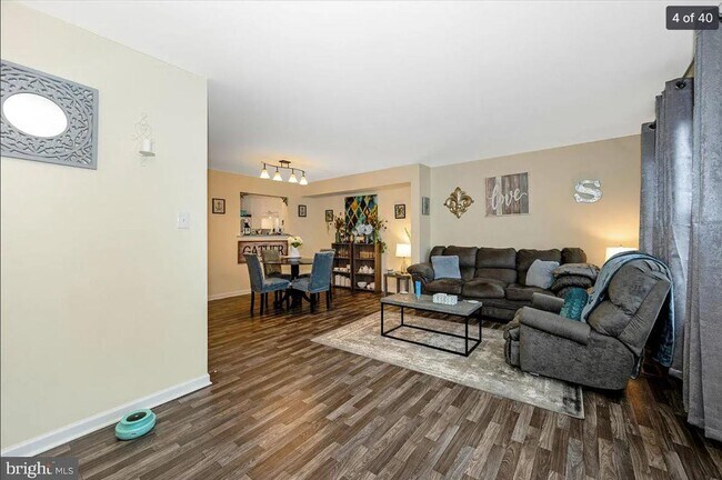 Building Photo - 17 Quince Tree Dr