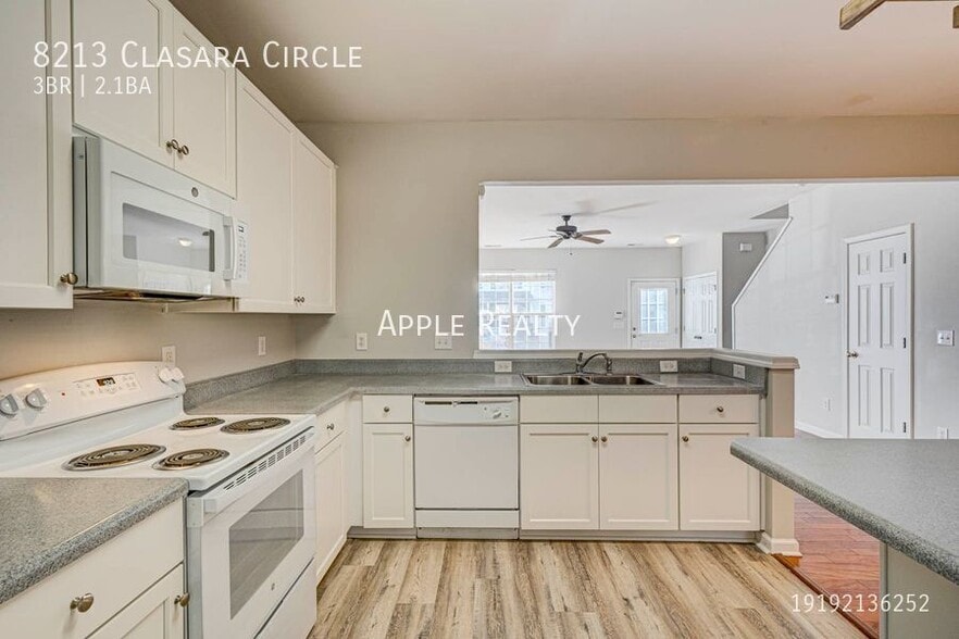 Building Photo - 8213 Clasara Cir