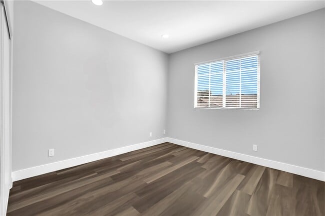 Building Photo - 2141 E Nugent St