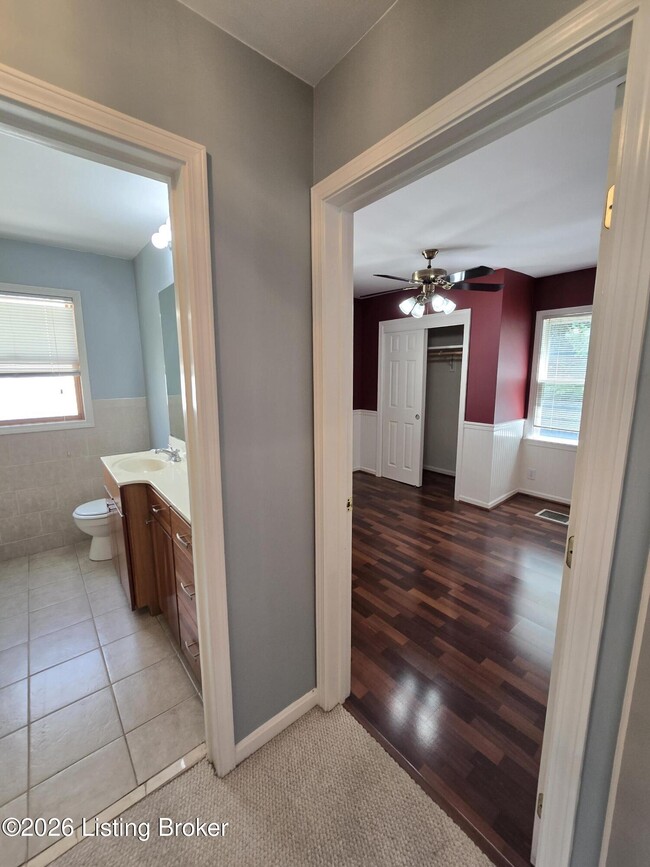 Building Photo - 3932 Kennison Ave