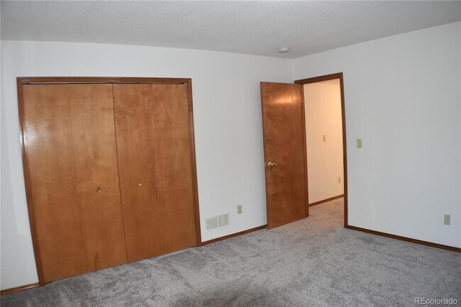 Building Photo - 14540 Rosholt Loop