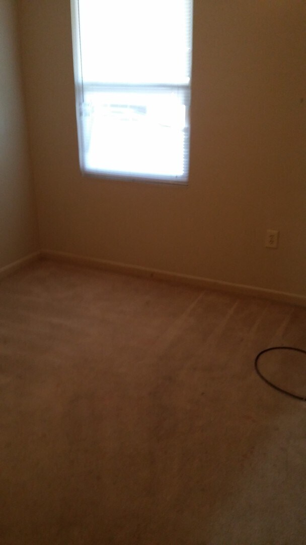 Building Photo - Nice 4 BD/ 1.5 BA Home