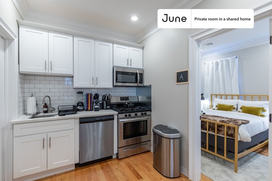 Building Photo - Room in Shared 3 bed/1 bath home