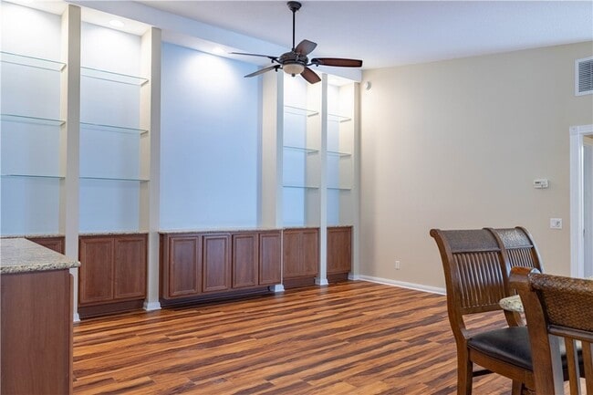 Building Photo - 5009 Corsica Square