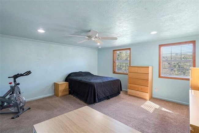 Building Photo - 3-Bedroom Home in Carrick on Private Street