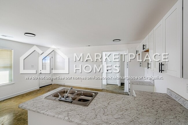 Building Photo - 3532 Christine Rd