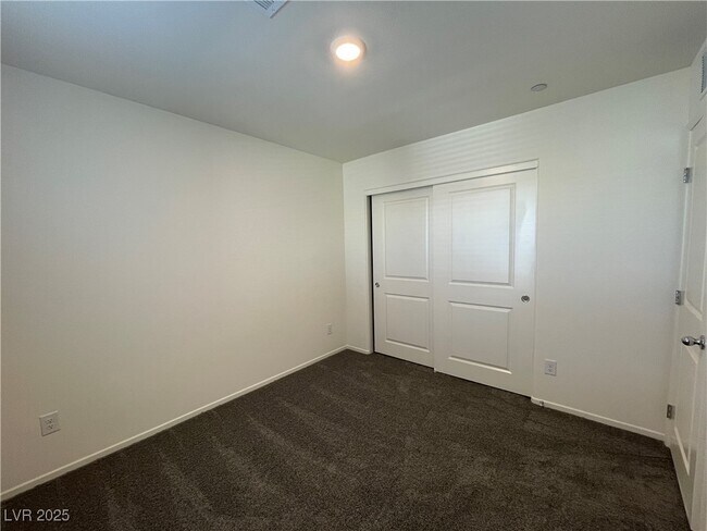 Building Photo - 4919 Chapin Mesa Ave