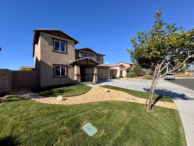 Building Photo - Stunning 4 Bedroom Cul-De-Sac Home with Loft located in Winchester!