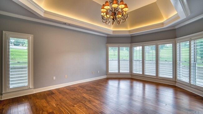 Building Photo - 2213 Doral Dr