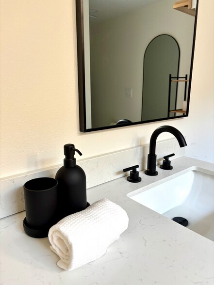 Building Photo - 3609 SW 38th Ave