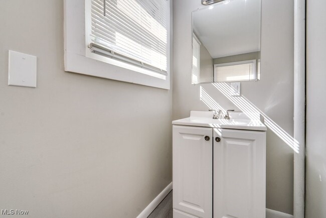 Building Photo - 920 Bloomfield Ave