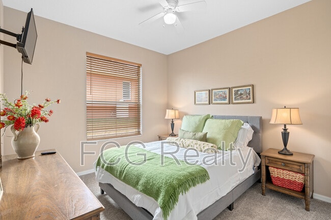 Building Photo - 825 Wildflower Rd