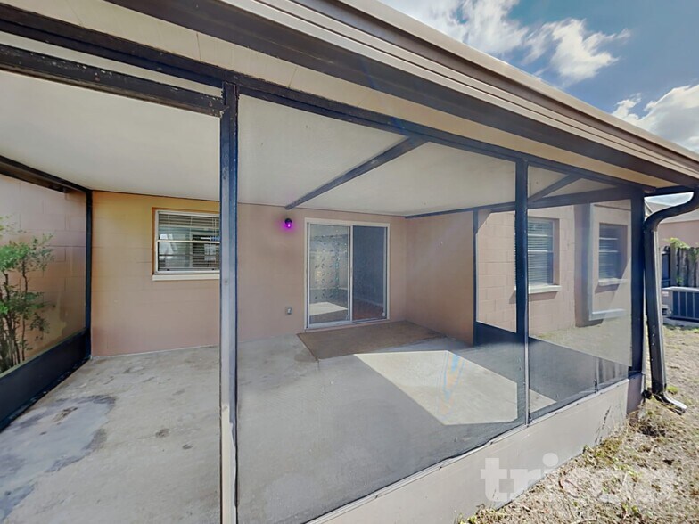 Building Photo - 8206 Clermont St