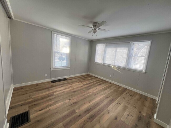 Building Photo - 1188 24th St