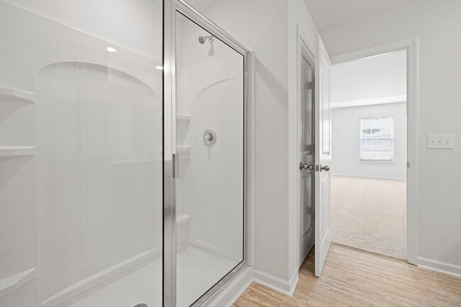 Building Photo - Brand New 5 Bedroom 3 full baths