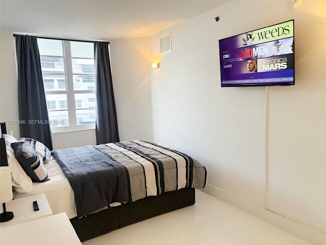 Building Photo - 100 Lincoln Rd