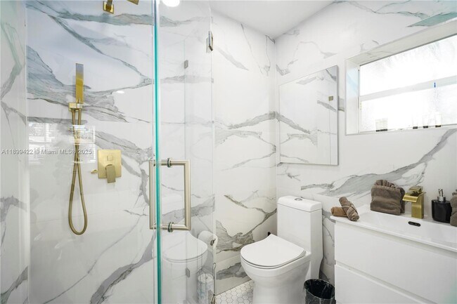 Building Photo - 1244 Garfield St