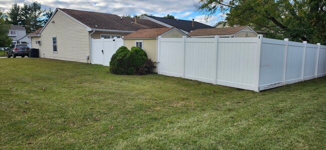 Building Photo - 539 Thorndale Dr