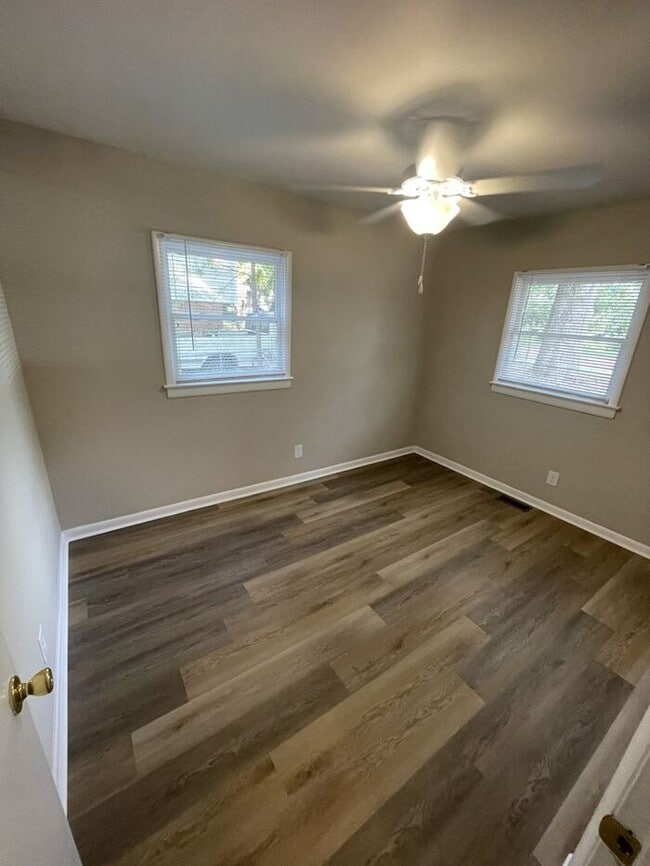 Building Photo - Home For Rent
