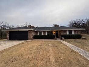 Building Photo - 12901 NE 36th St