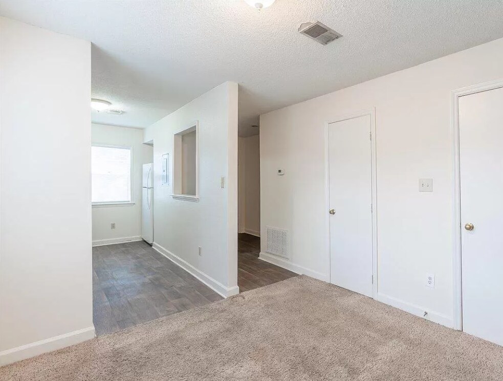 Building Photo - 2510 Avent Ferry Rd