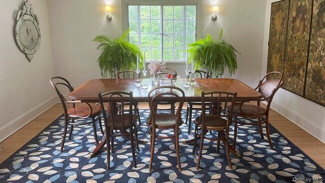 Building Photo - 8 Holly Ln