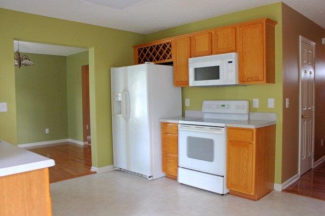 Building Photo - Charming, Well-Loved 3 Bedroom Home near the Streets at Southpoint!