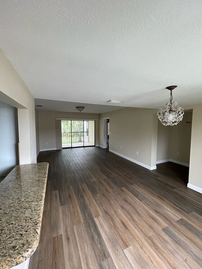 Building Photo - 2497 Heron Terrace