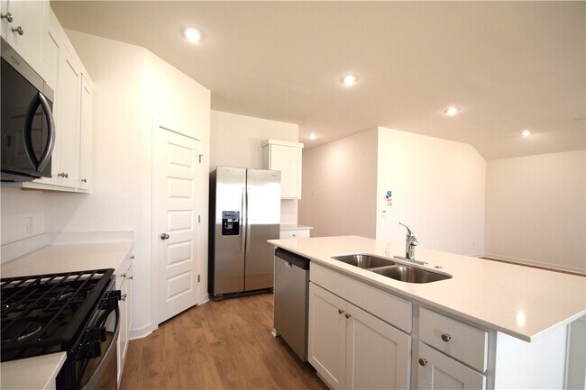 Building Photo - 544 Colorado St