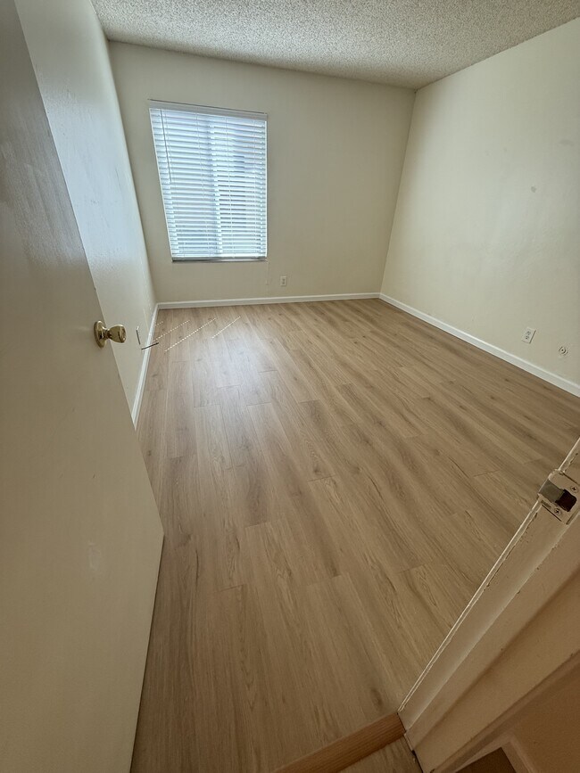 Building Photo - 975 Murrieta Blvd