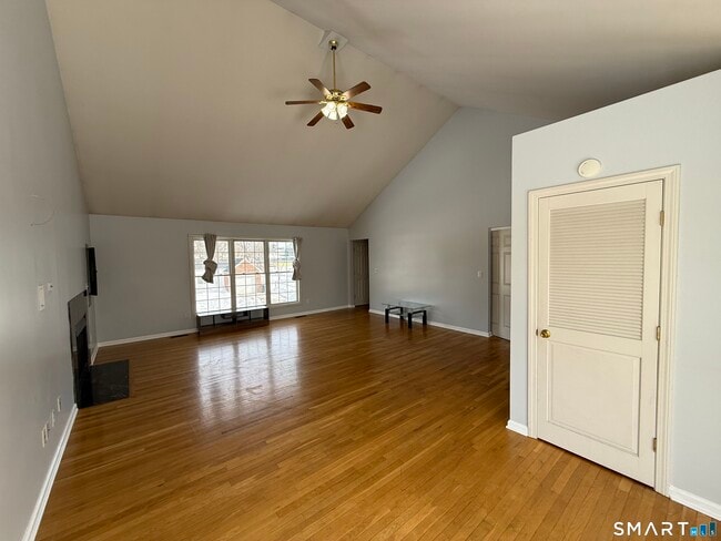 Building Photo - 156 3rd Ave